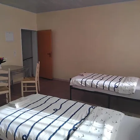 Doppelbett Mit Wc Nocleg ze śniadaniem *